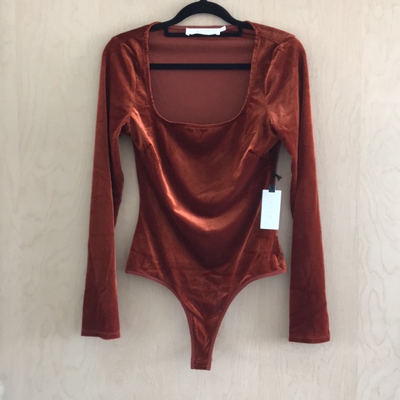 NWT ASTR The Label Tess velvet ribbed bodysuit - Picture 6 of 12